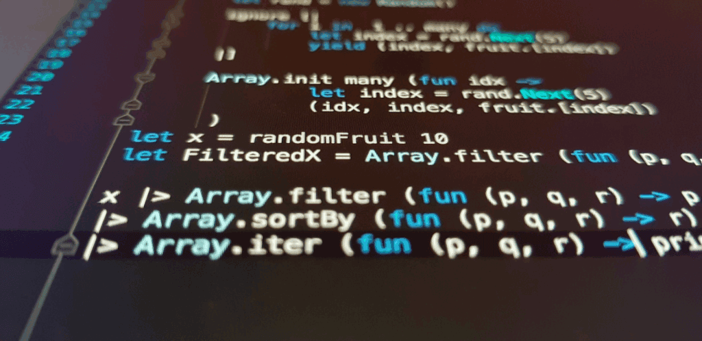 程式設計語言範例。圖：Photo by Ilija Boshkov on Unsplash